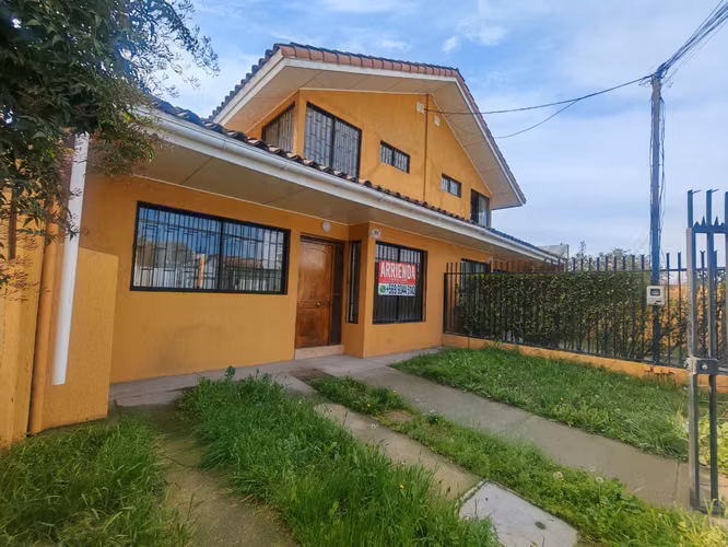 ARRIENDO CASA RECIEN REMODELADA, MELIPILLA