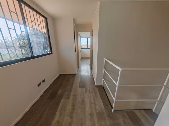 ARRIENDO CASA RECIEN REMODELADA, MELIPILLA