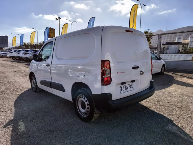 PEUGEOT PARTNER 2024 - Imagen 5