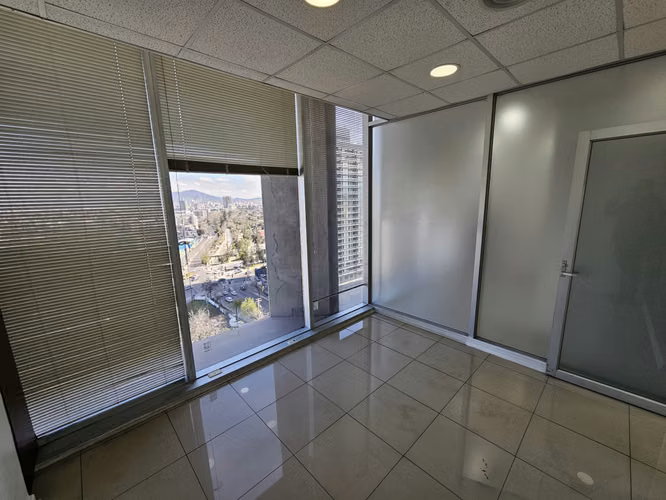 OFICINA EN ARRIENDO | 57,68 m² | 4 PRIVADOS + ESTACIONAMIENTO | LA REINA