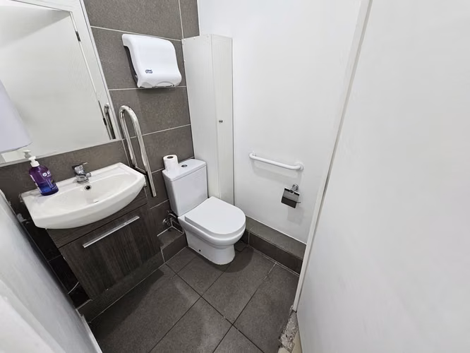OFICINA EN ARRIENDO | 57,68 m² | 4 PRIVADOS + ESTACIONAMIENTO | LA REINA