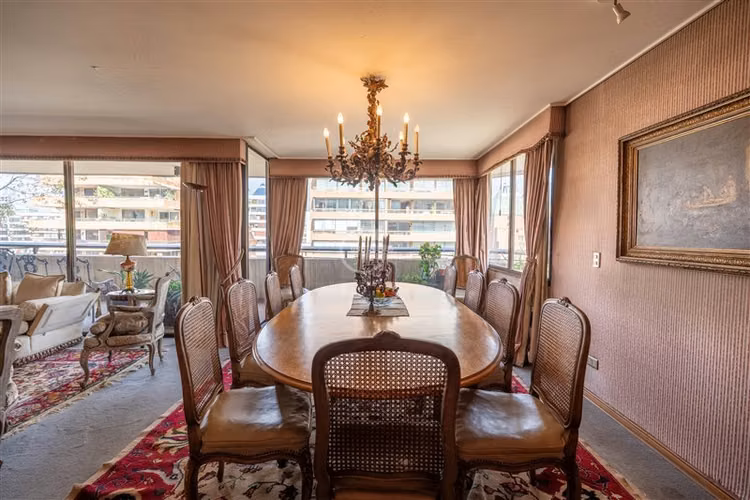 Departamento en venta de 4 dorm. en Las Condes