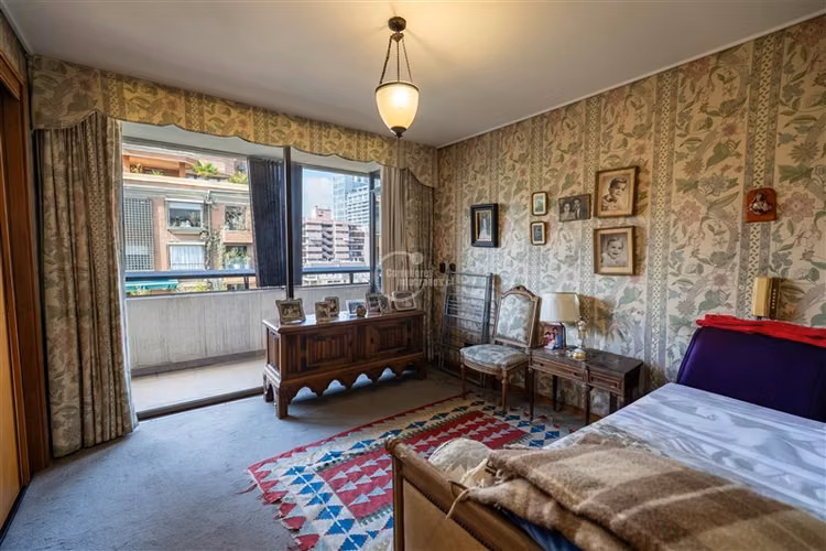 Departamento en venta de 4 dorm. en Las Condes