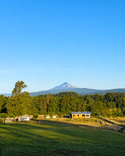 Se arrienda casa en parcela de 5.000 m² con vista al volcán, a minutos de Villarrica