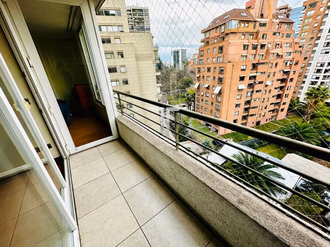 Departamento en arriendo c/ estacionamiento en Barrio El Golf