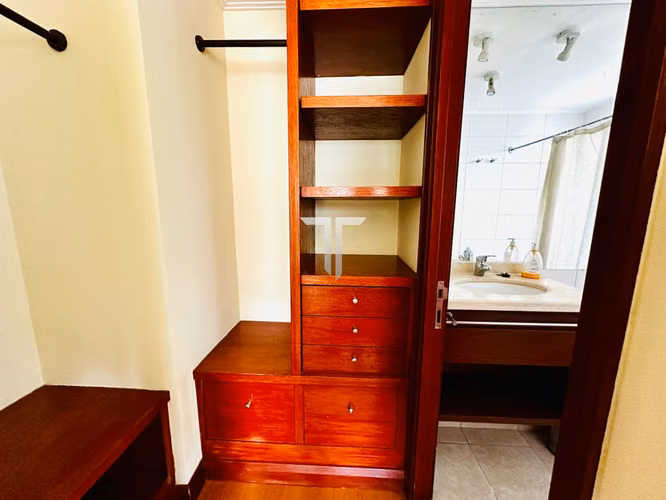 Departamento en arriendo c/ estacionamiento en Barrio El Golf