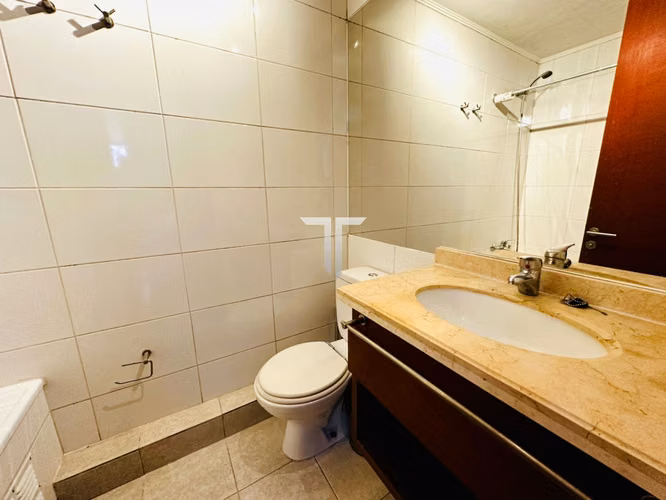 Departamento en arriendo c/ estacionamiento en Barrio El Golf