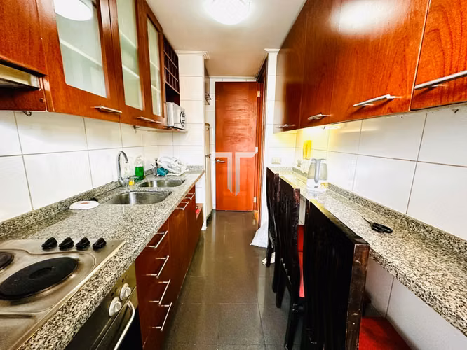 Departamento en arriendo c/ estacionamiento en Barrio El Golf