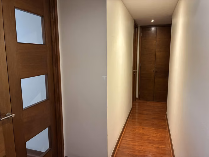 Departamento en arriendo c/ estacionamiento en Barrio El Golf