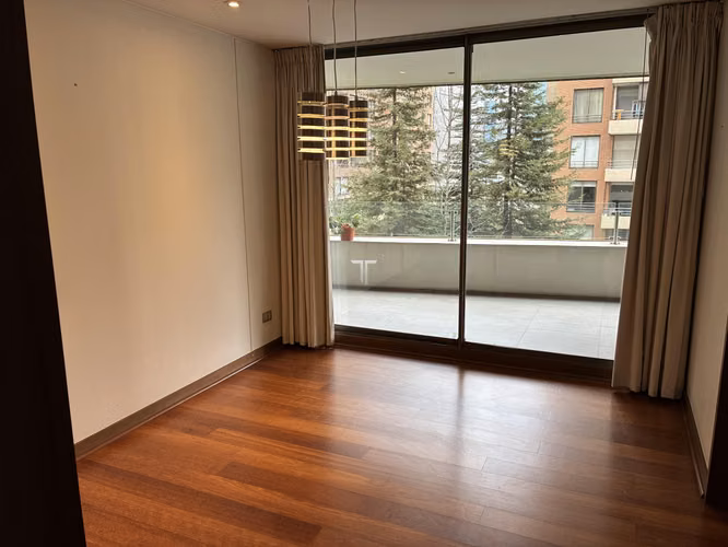Departamento en arriendo c/ estacionamiento en Barrio El Golf