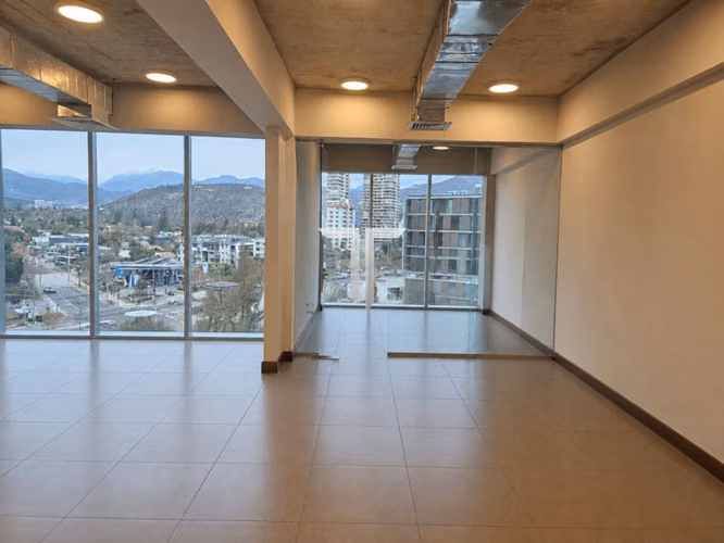 Oficina en arriendo ubicado en Metro Hernando de Magallanes
