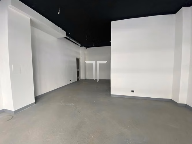 Oficina en arriendo ubicado en Metro Manquehue - Apumanque