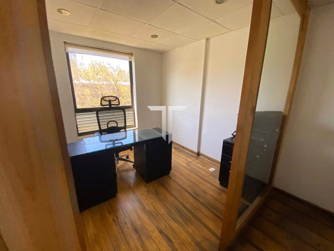 Oficina Providencia, 78m² Y 5 Pri. 3 Baños 2 Estac