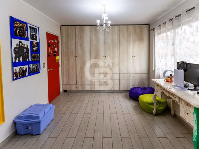 CASA AMPLIA CON PISCINA, QUINCHO