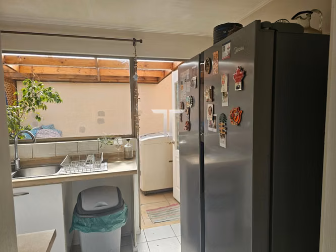 Casa 4D + oficina con piscina y terreno de 250 m² en condominio | La Florida