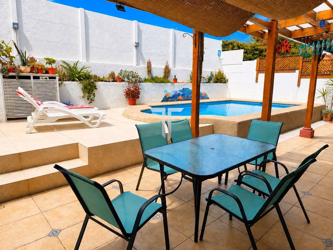 Casa 4D + oficina con piscina y terreno de 250 m² en condominio | La Florida