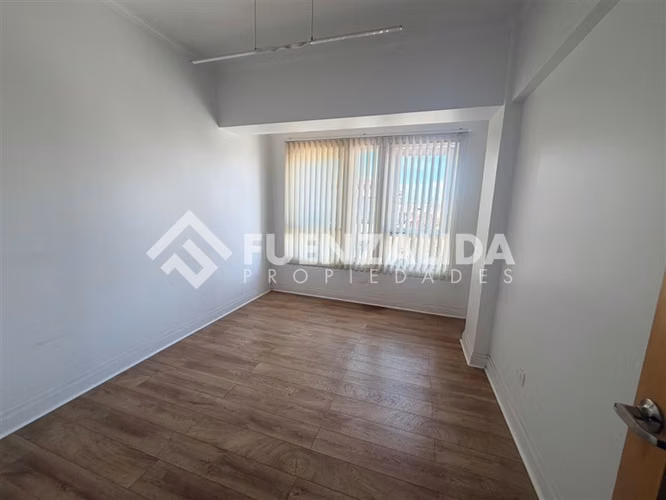 Oficina en arriendo en Edificio Italia, Av Balmaceda - Imagen 11