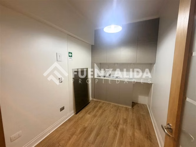 Oficina en arriendo en Edificio Italia, Av Balmaceda