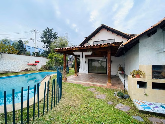 ARRIENDO AMPLIA CASA COMERCIAL, PLAZA CARLOS OSSANDON