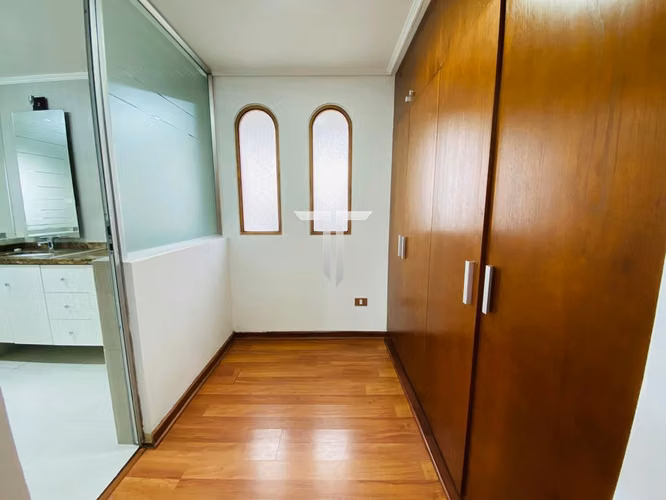 ARRIENDO AMPLIA CASA COMERCIAL, PLAZA CARLOS OSSANDON