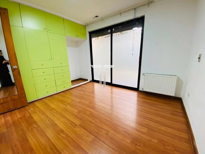 ARRIENDO AMPLIA CASA COMERCIAL, PLAZA CARLOS OSSANDON
