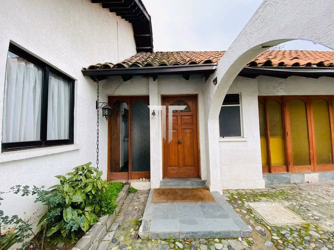 ARRIENDO AMPLIA CASA COMERCIAL, PLAZA CARLOS OSSANDON