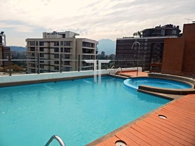 Departamento en arriendo c/ estacionamiento en Barrio El Golf