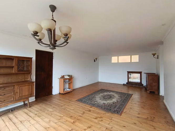 Venta de espectacular casa con vista al mar en sector residencial Recreo