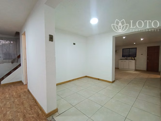 Se vende Amplia Casa 5 dormitorios, sector Achupallas.