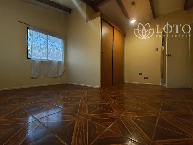 Se vende Amplia Casa 5 dormitorios, sector Achupallas.
