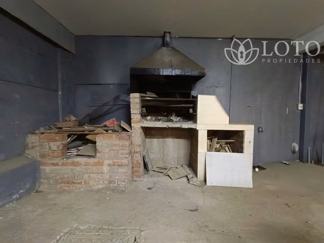 Se vende Amplia Casa 5 dormitorios, sector Achupallas.