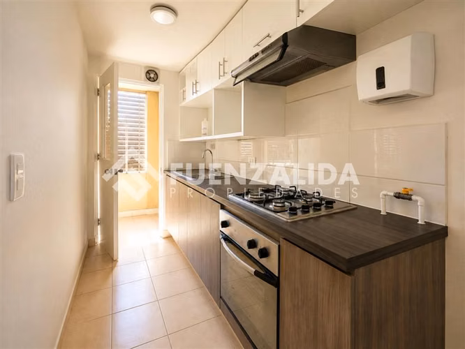 Departamento en arriendo de 2 dorm Metro Las Rejas y Ecuador