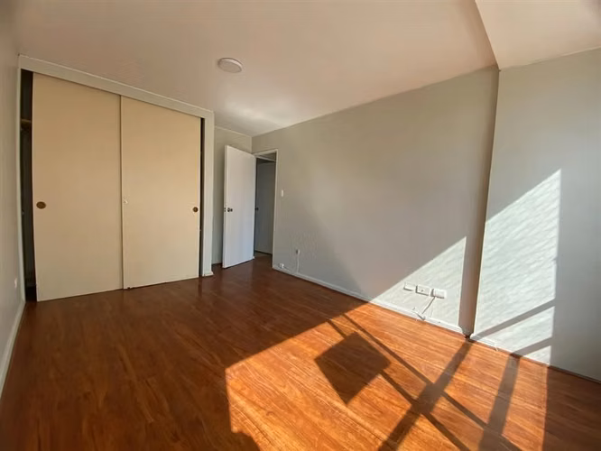 Departamento en venta de 2 dorm. en Las Condes 5900uf