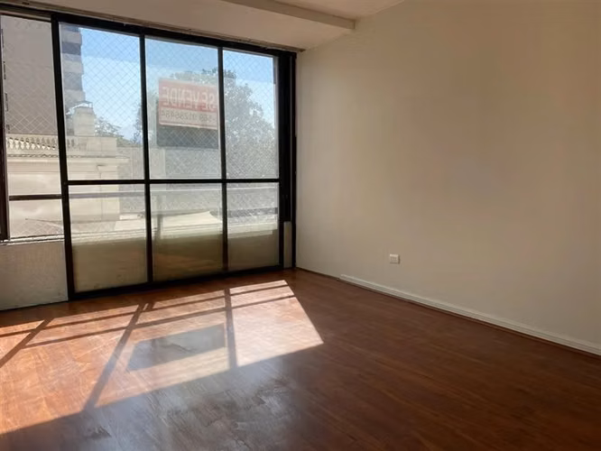 Departamento en venta de 2 dorm. en Las Condes 5900uf