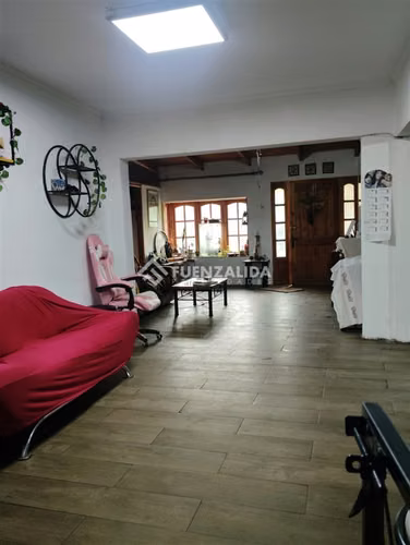 Casa en venta de gran terreno en Cerrillos