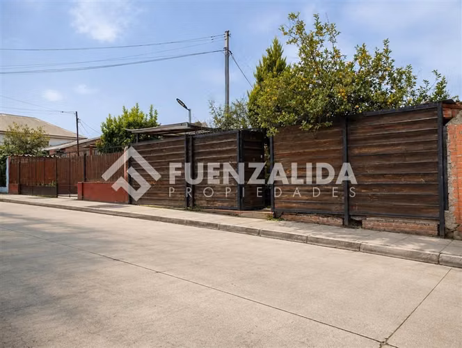 Casa en venta de gran terreno en Cerrillos