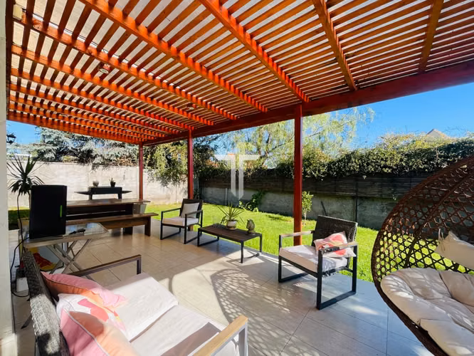 Maravillosa Casa En Sector Residencial