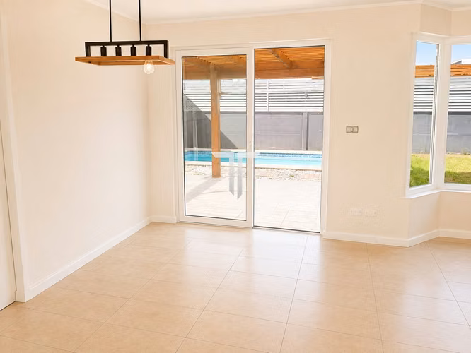 Casa 3D + 3B con piscina en Laguna del Sol | Padre Hurtado