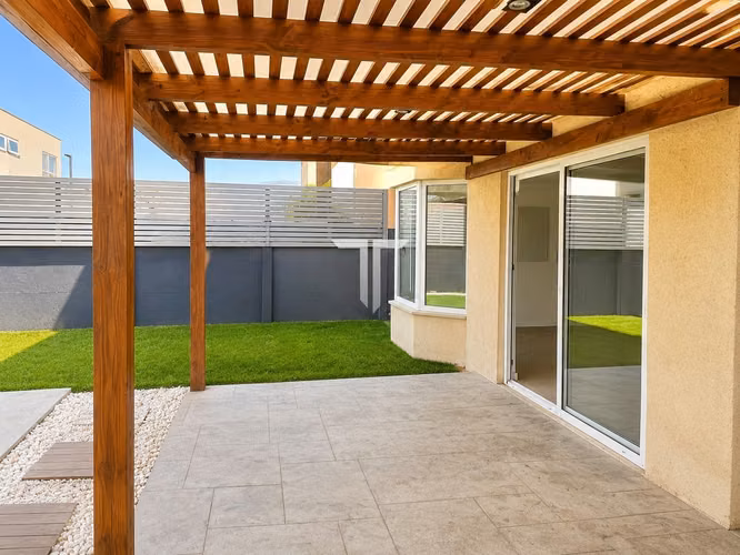 Casa 3D + 3B con piscina en Laguna del Sol | Padre Hurtado