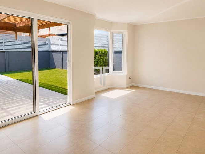 Casa 3D + 3B con piscina en Laguna del Sol | Padre Hurtado