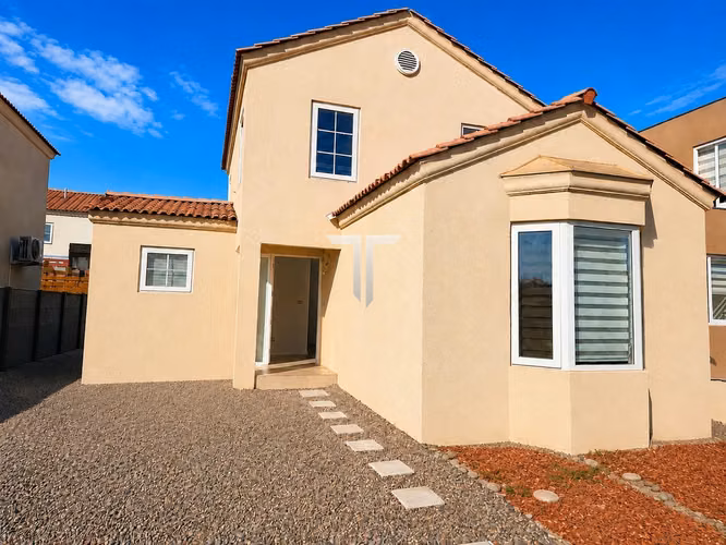 Casa 3D + 3B con piscina en Laguna del Sol | Padre Hurtado