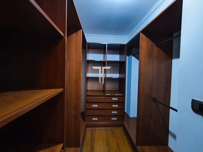 Departamento en arriendo c/ estacionamiento en Barrio El Golf