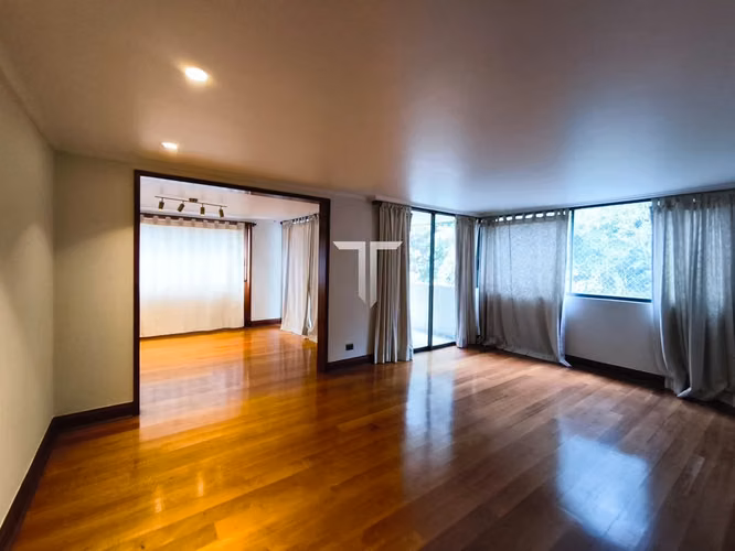 Departamento en arriendo c/ estacionamiento en Barrio El Golf