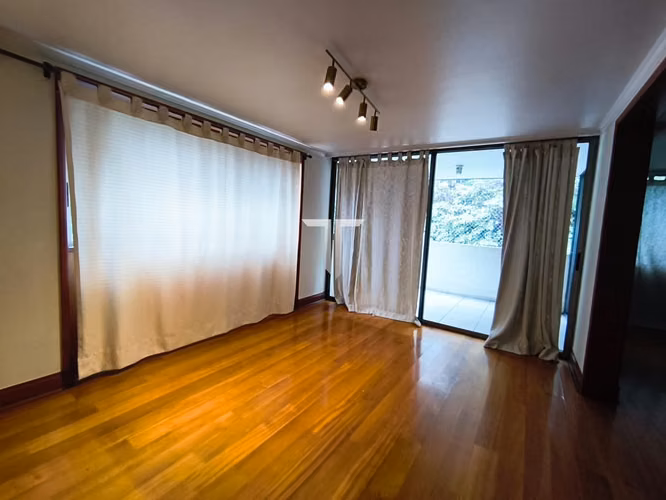 Departamento en arriendo c/ estacionamiento en Barrio El Golf