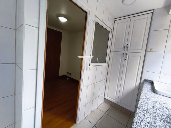 Departamento en arriendo c/ estacionamiento en Barrio El Golf