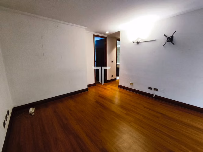 Departamento en arriendo c/ estacionamiento en Barrio El Golf