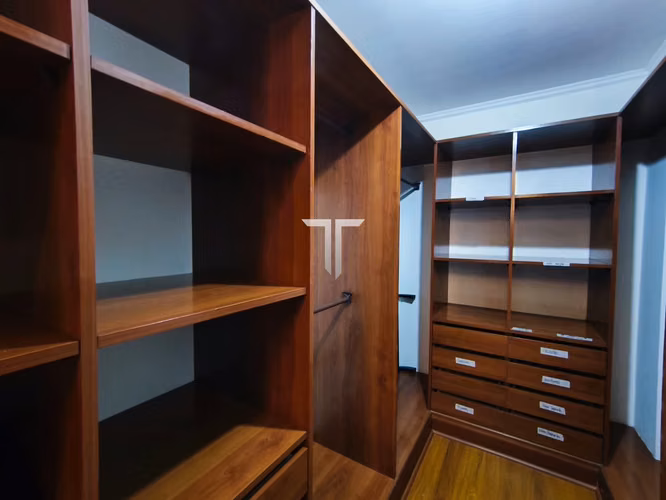 Departamento en arriendo c/ estacionamiento en Barrio El Golf