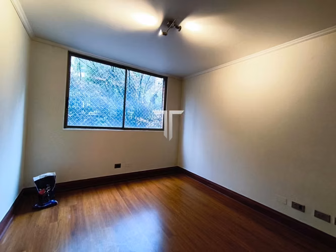 Departamento en arriendo c/ estacionamiento en Barrio El Golf