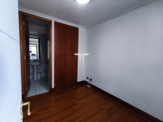Departamento en arriendo c/ estacionamiento en Barrio El Golf