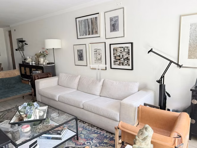 Las Condes Departamento Venta  2D con Patio